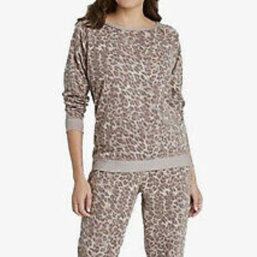 Animal print 2 piece activewear set/ leopard print TOP XS / BOTTOMS Med.